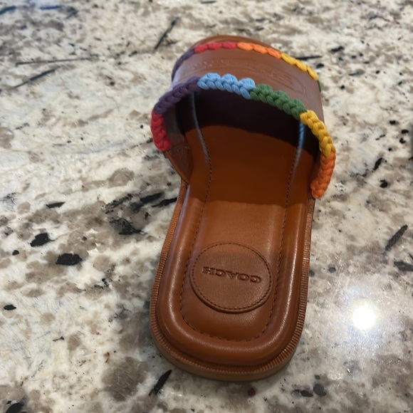 Coach Slides - Picture 3 of 4